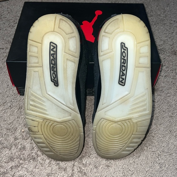 Air Jordan 3 Retro Flyknit ‘Black’ - Picture 4 of 5